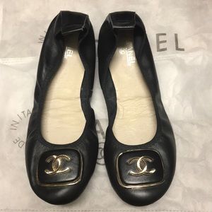 Black ballet flats